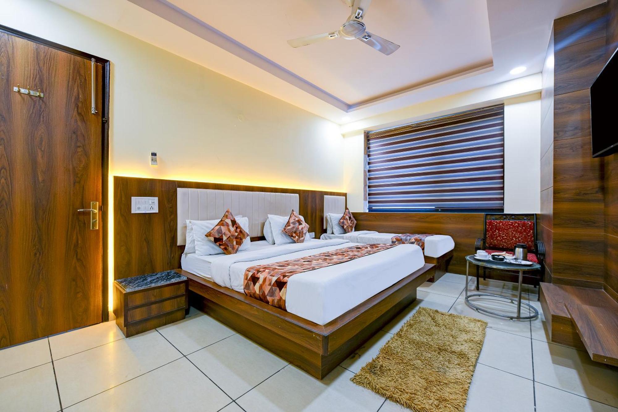 Hotel Le Grand - Walk-In From Rk Ashram Metro Station Yeni Delhi Dış mekan fotoğraf